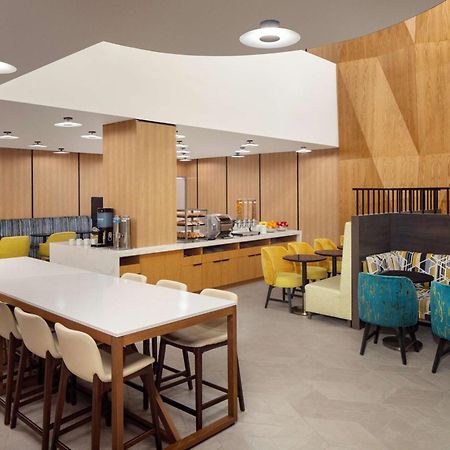 Hampton Inn By Hilton New York Times Square Экстерьер фото
